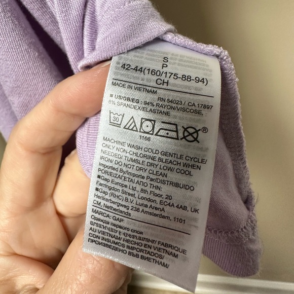 New Gap SS Luxe Flutter Sleeve Top Sz S Lavender Frost NIP - Picture 6 of 8